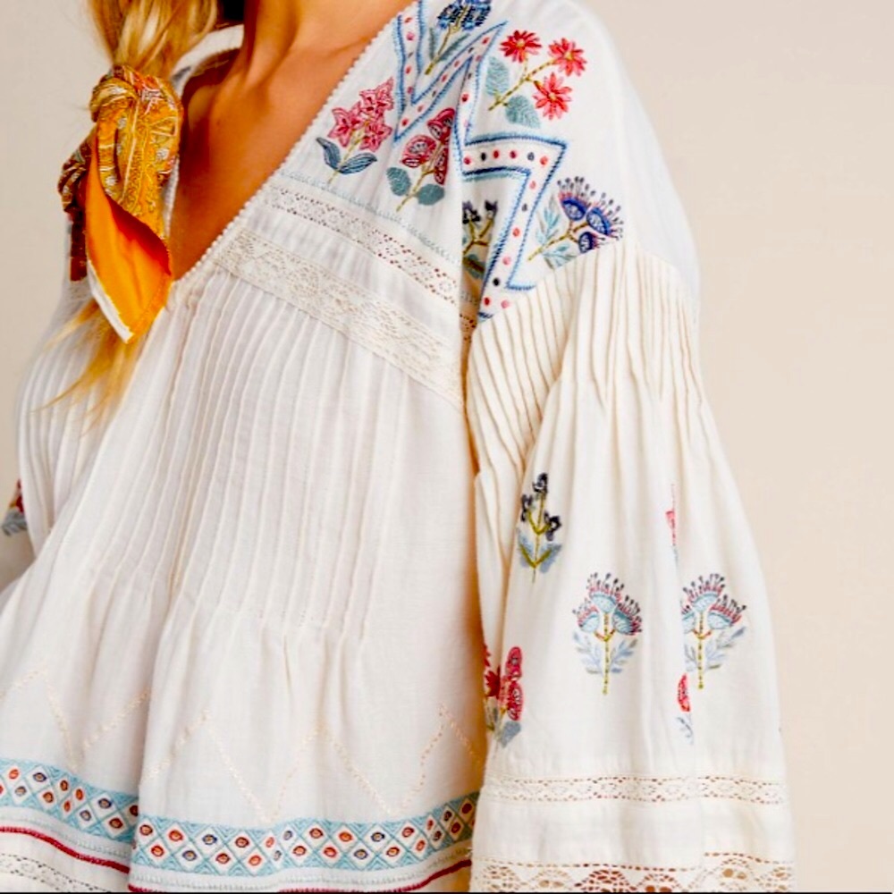 ANTHROPOLOGIE Kayla Embroidered Blouse XS